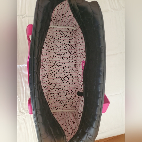 Quilted Kitty Faces Overnight Weekender Bag - Picture 4 of 6